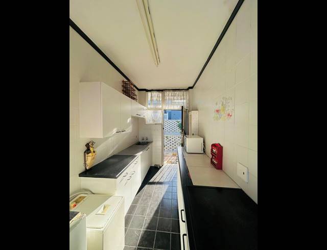 1 BEDROOM APARTMENT FOR SALE IN MARGATE BEACH